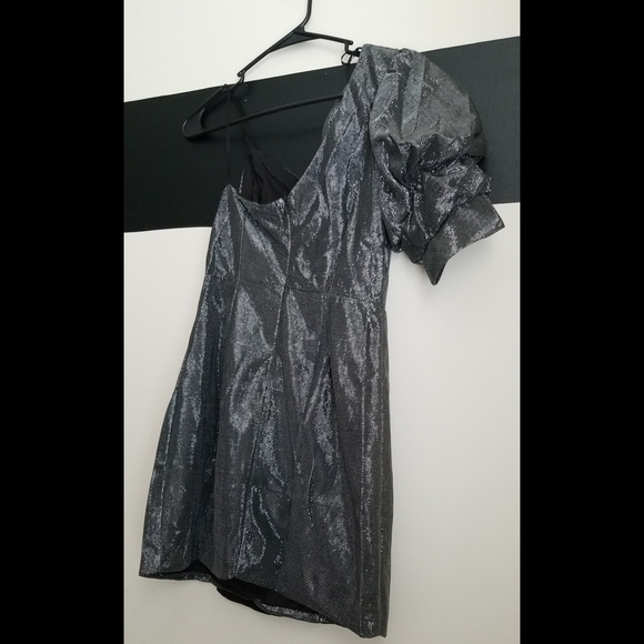 NEW LISTING! BRAND NEW WITH TAGS DO+BE Manhattan Puff Sleeves Dress - Picture 10 of 16